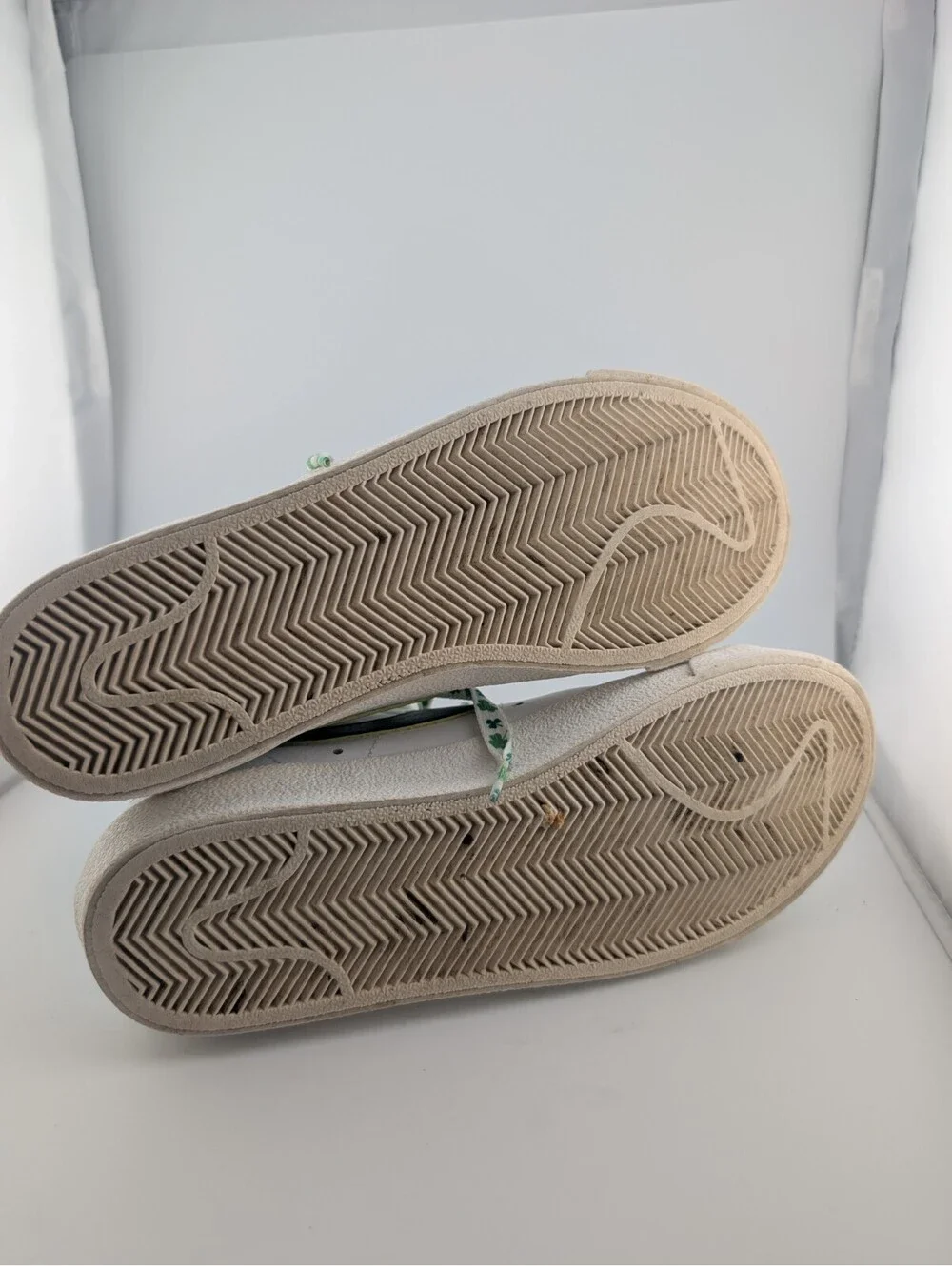 Nike Kids Sz 5.5 Blazer Mid '77 Vintage White Pine Green Sneakers Shamrock Laces